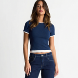 Fitted Crew Neck T-Shirt for Casual Everyday Style