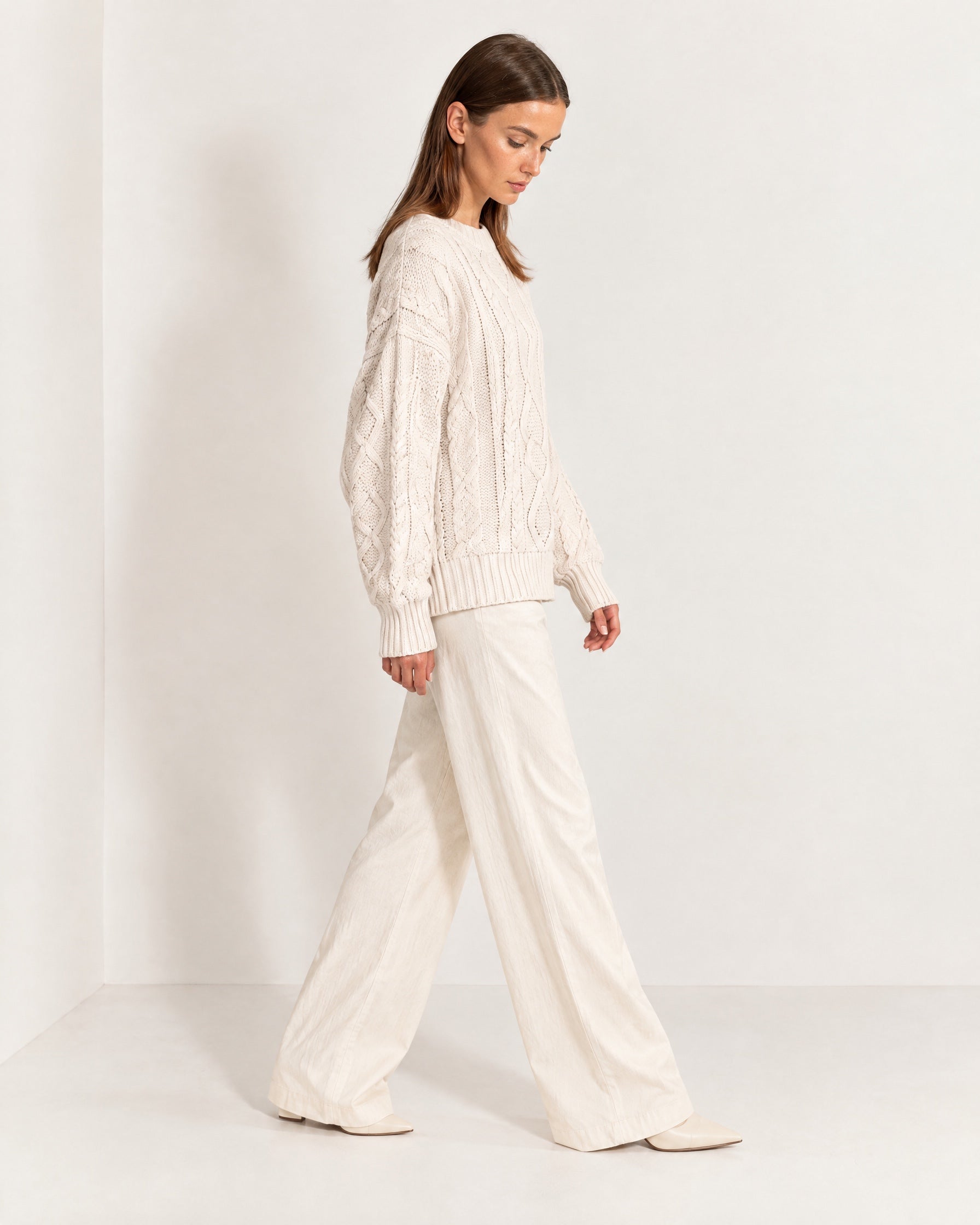 White Cable Knit Jumper Oversized Crew Neck Sweater with Diamond Pattern