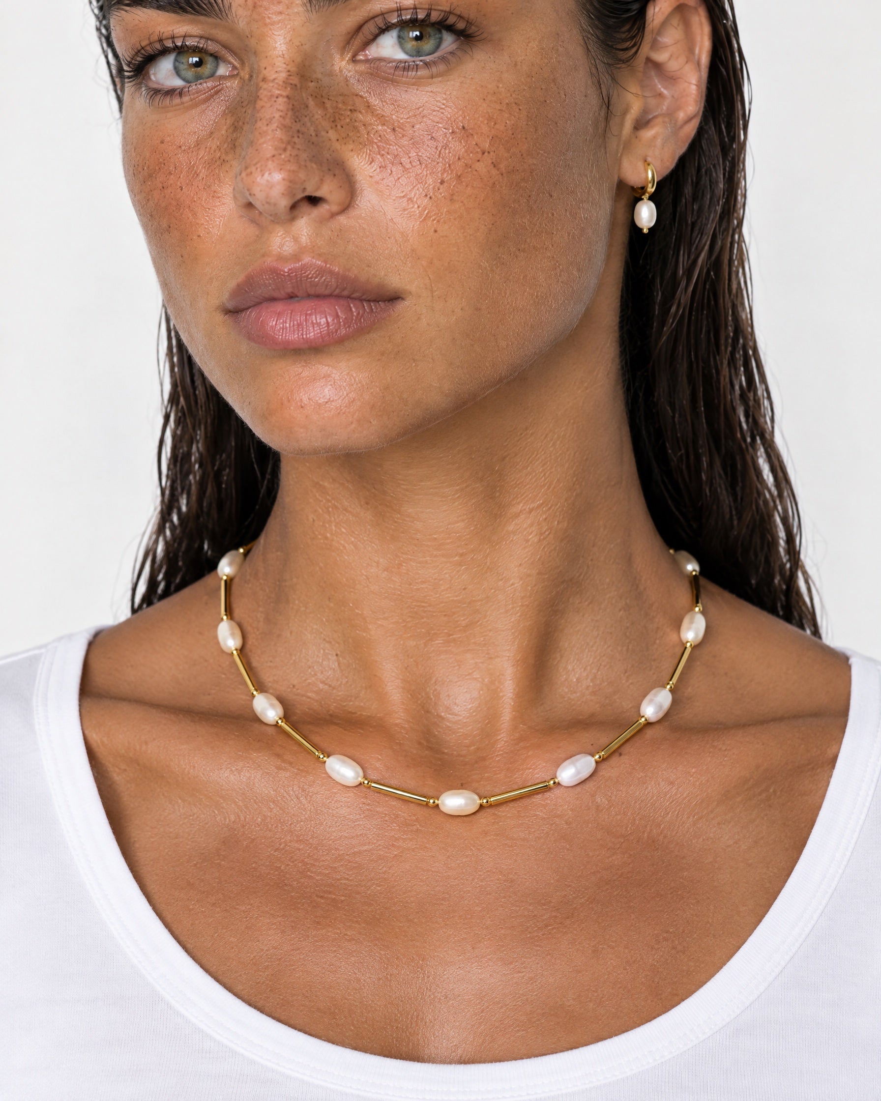 Faux Pearl Necklace Gold Tone Bar Links