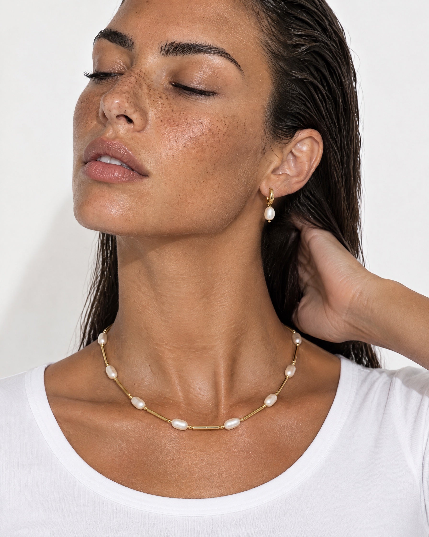 Faux Pearl Necklace Gold Tone Bar Links