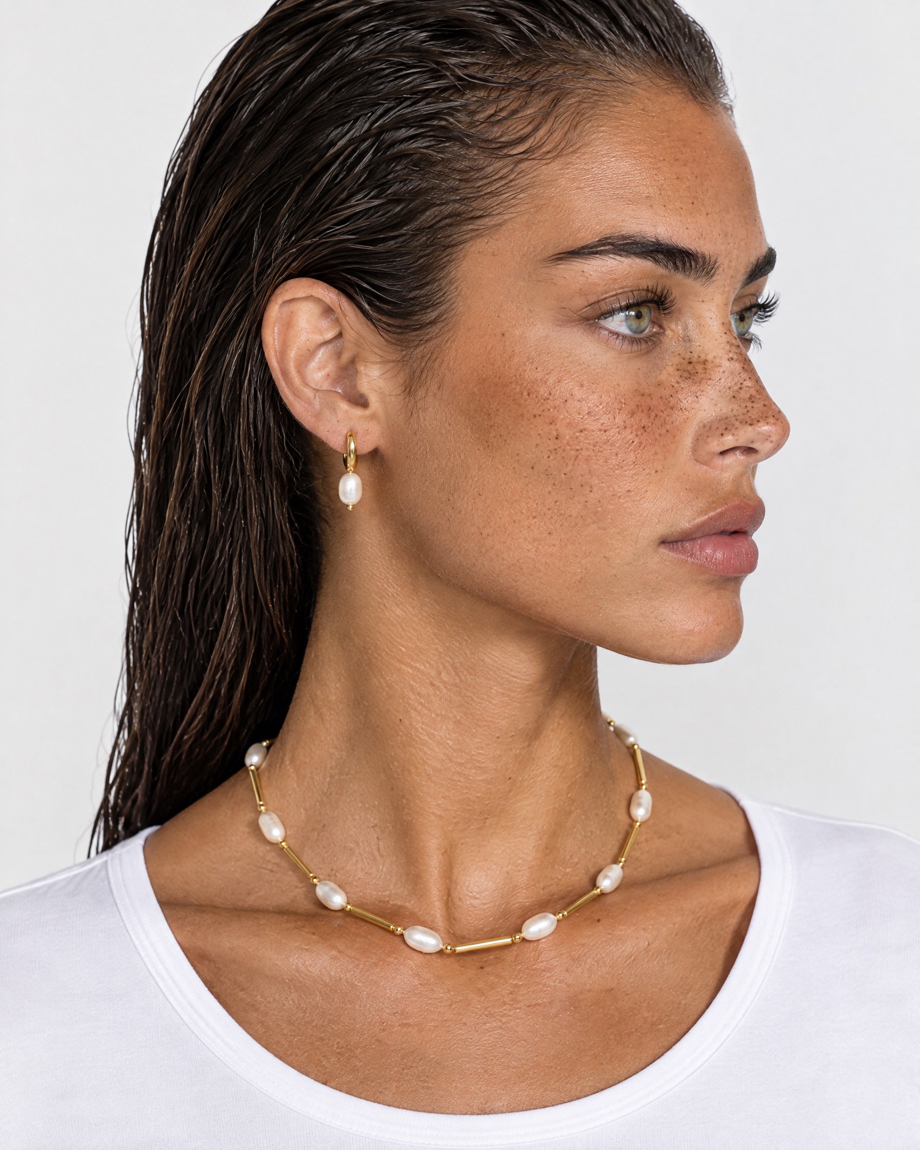 Faux Pearl Necklace Gold Tone Bar Links