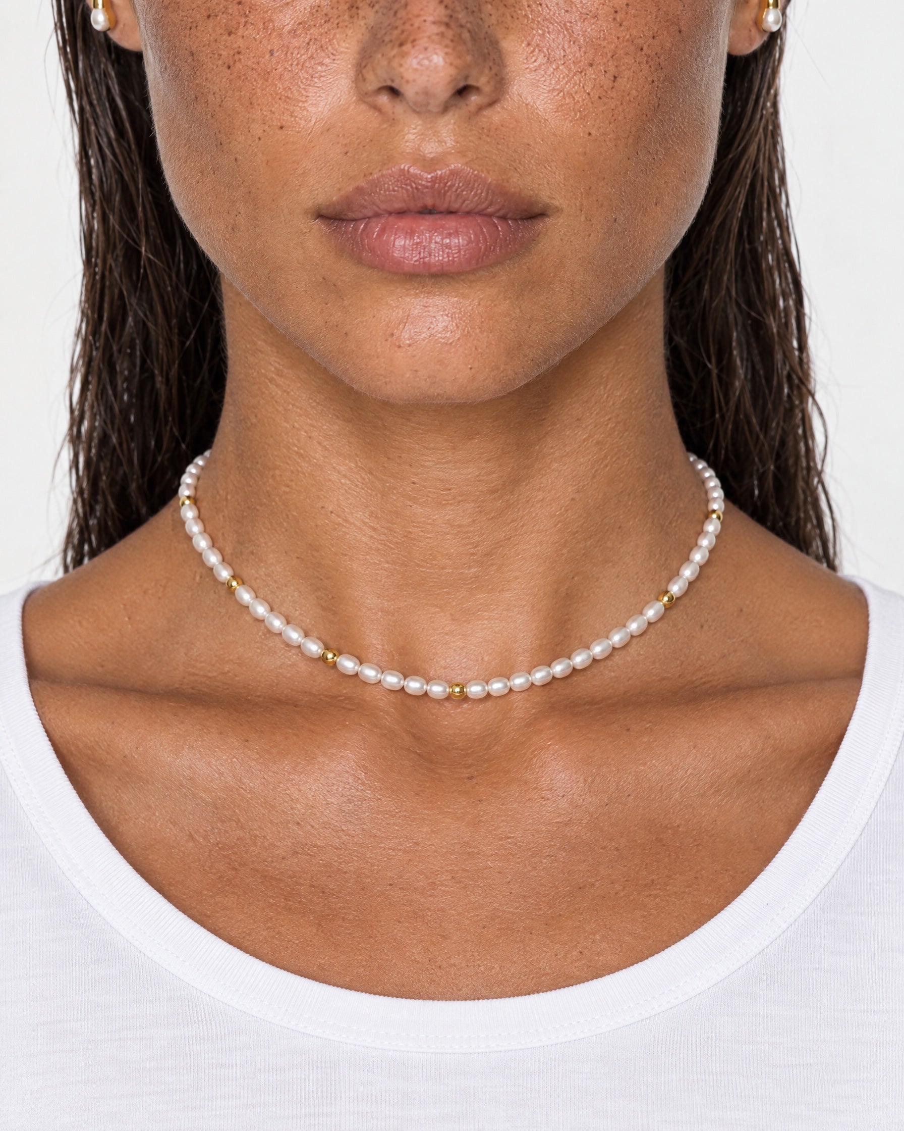 Faux Pearl Choker Necklace Gold Tone Beads