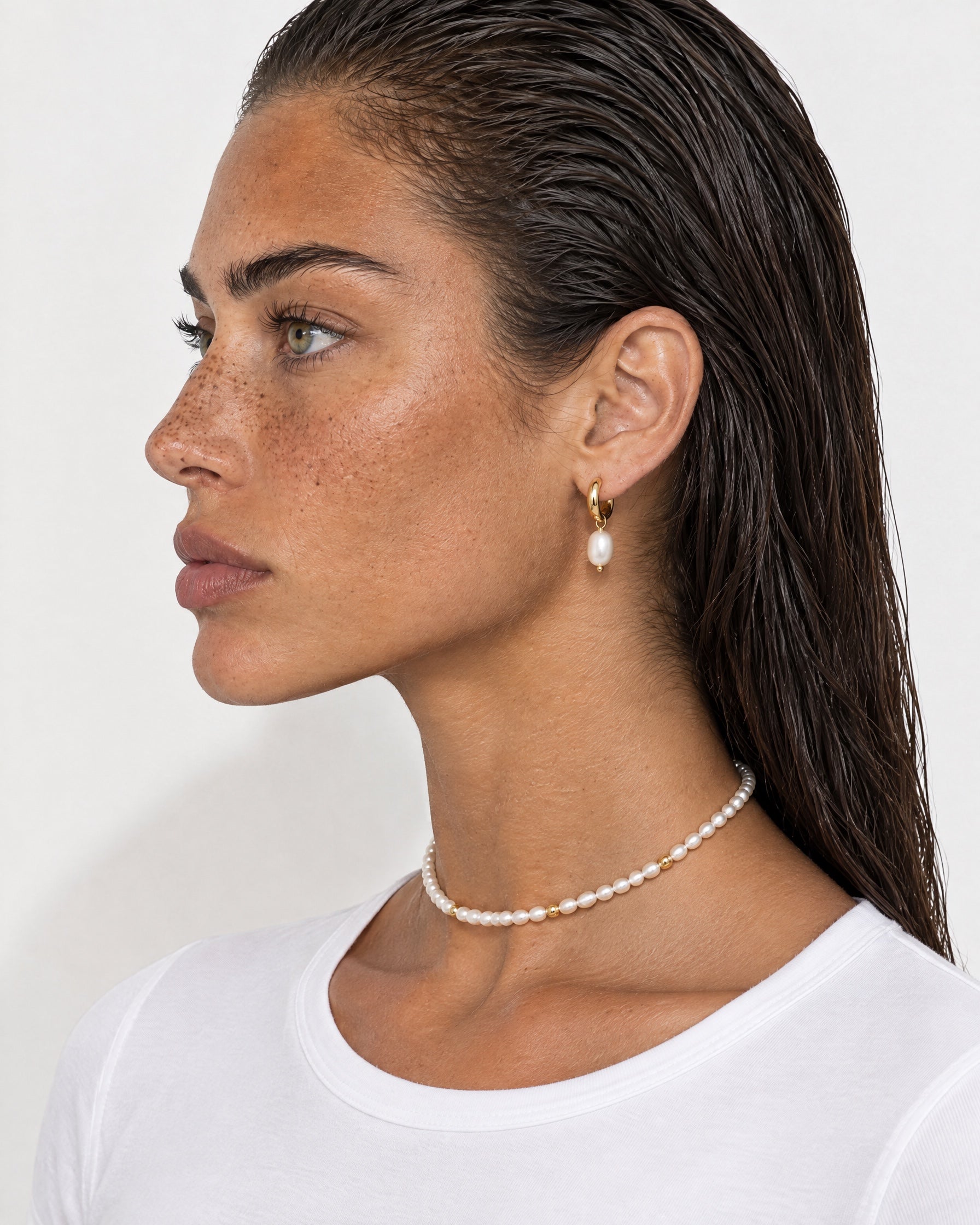 Faux Pearl Choker Necklace Gold Tone Beads