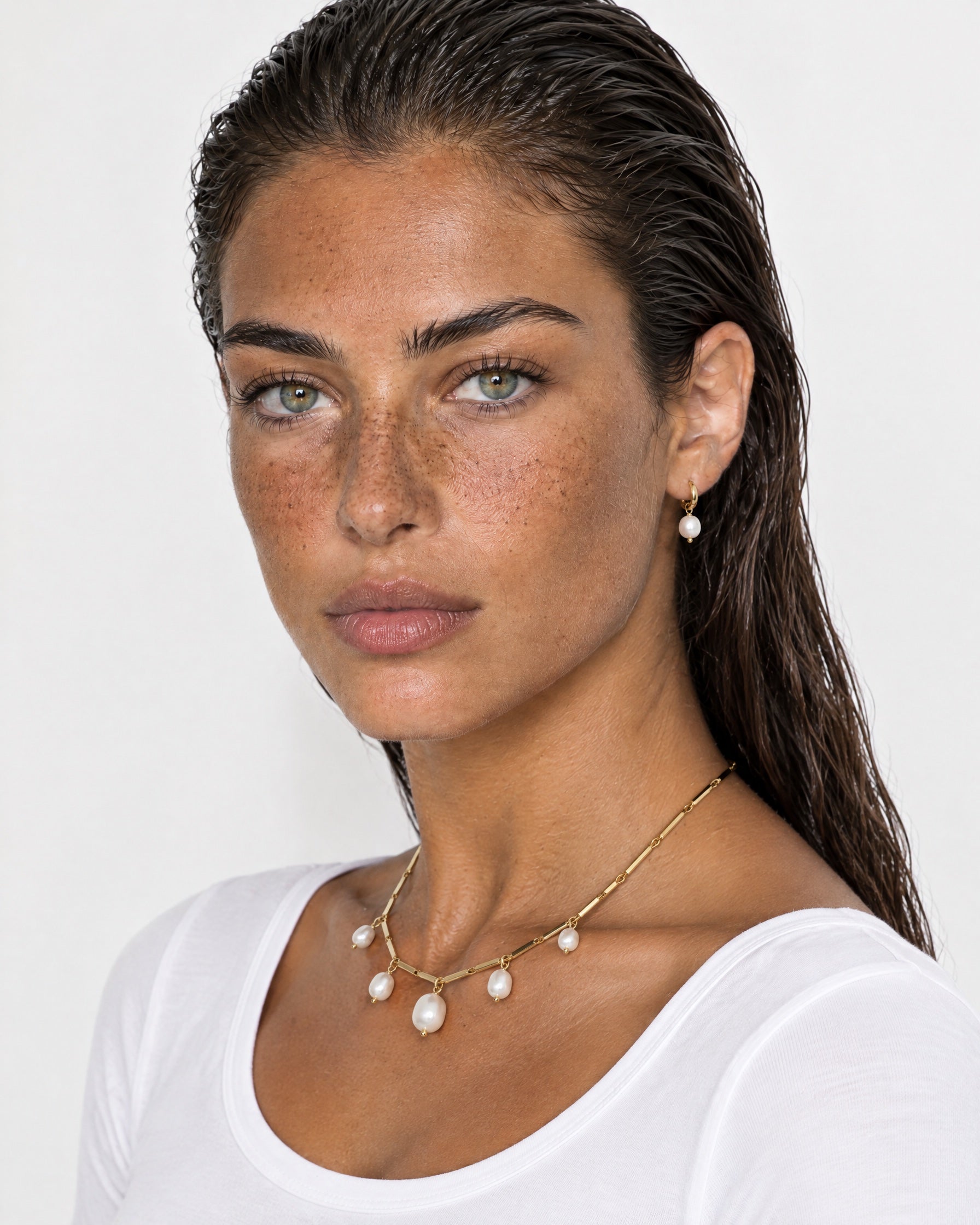 Faux Pearl Drop Necklace Gold Tone Chain