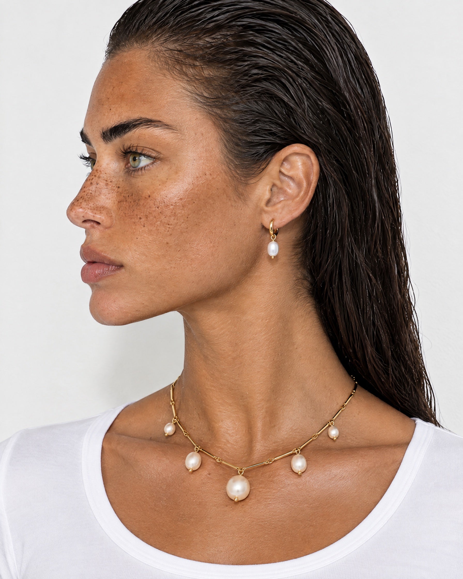 Faux Pearl Drop Necklace Gold Tone Chain