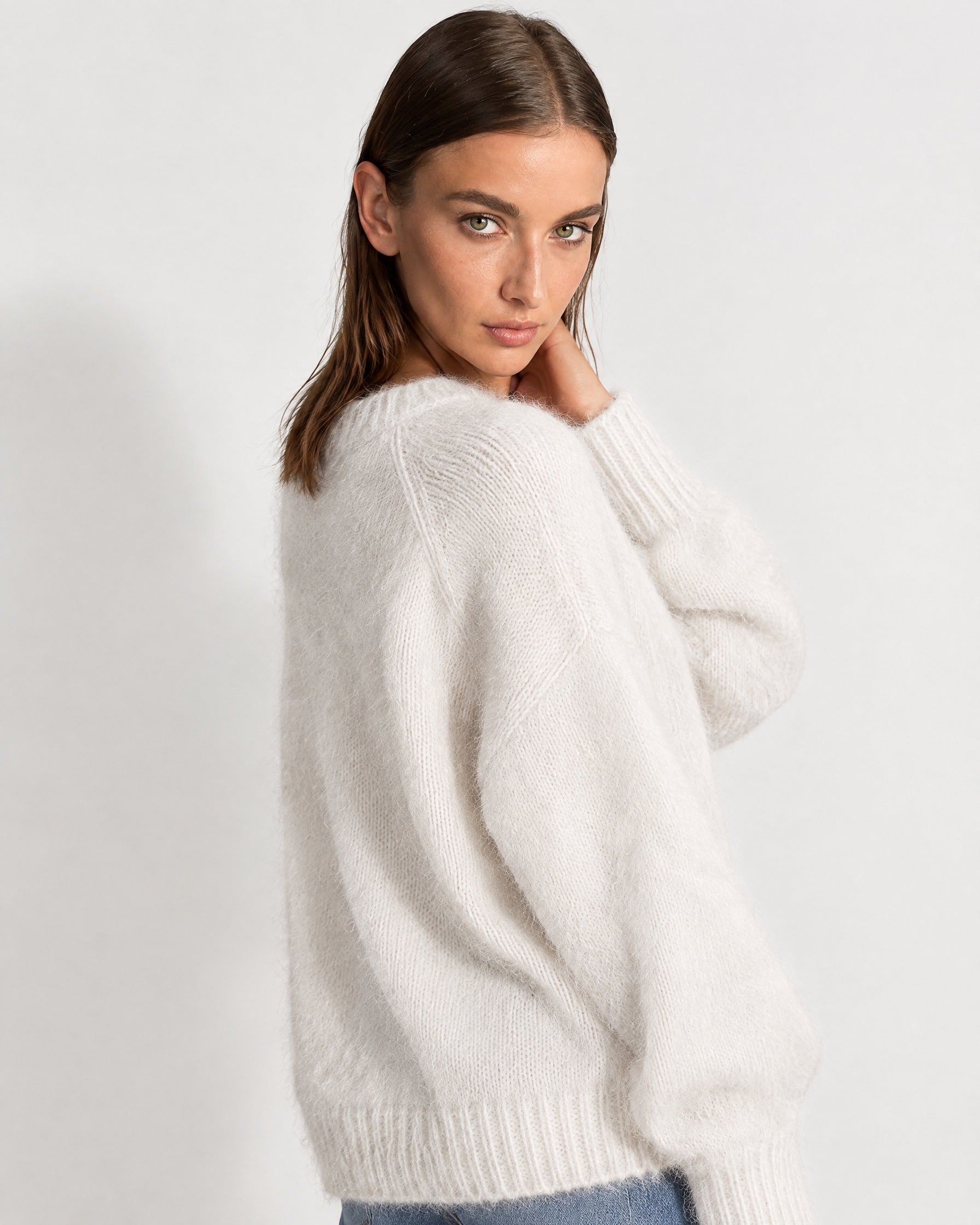White Fluffy Jumper Oversized Soft Knit Sweater with Round Neck
