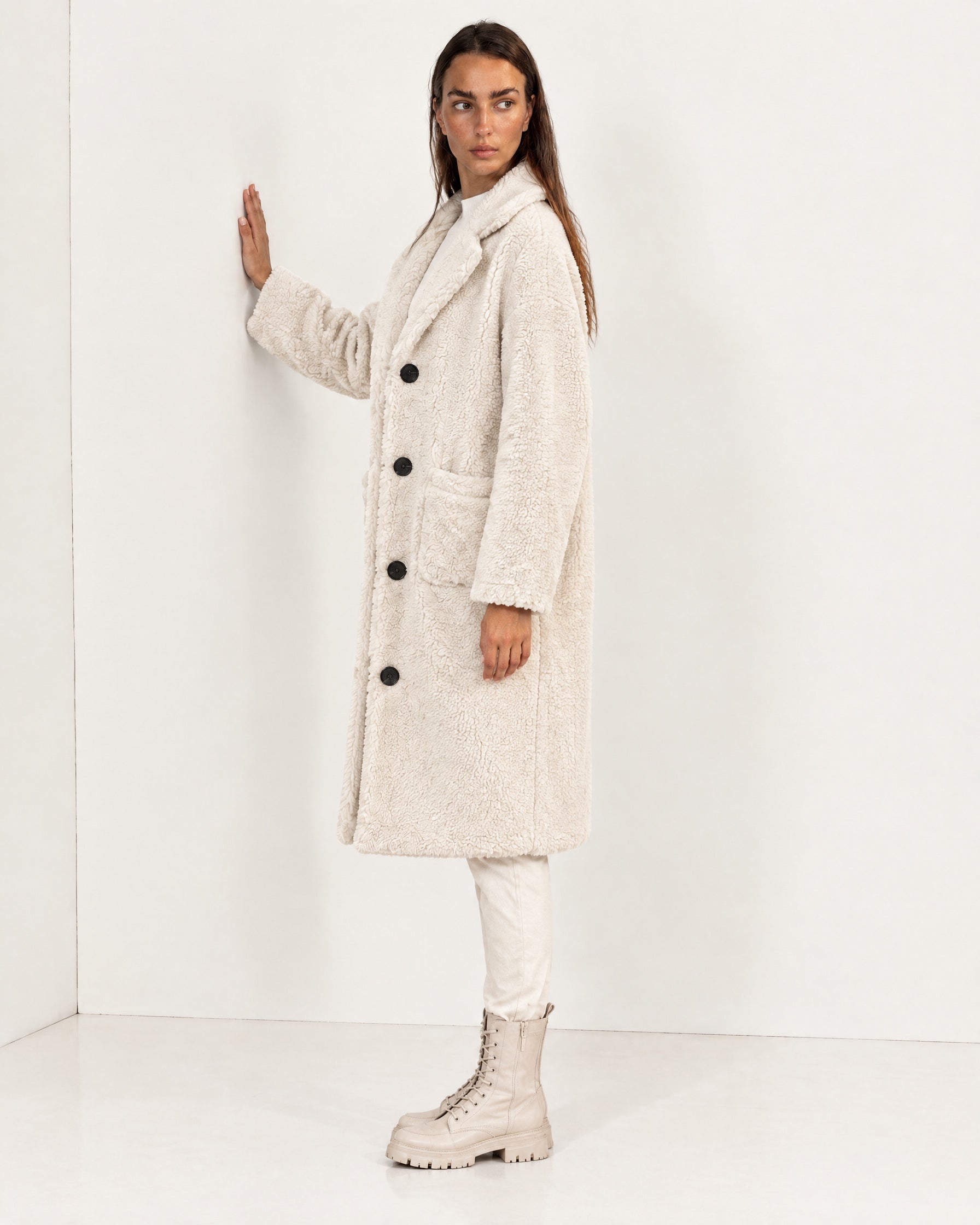 Cream Faux Fur Coat Long Teddy Borg Coat with Notch Lapel and Button Front