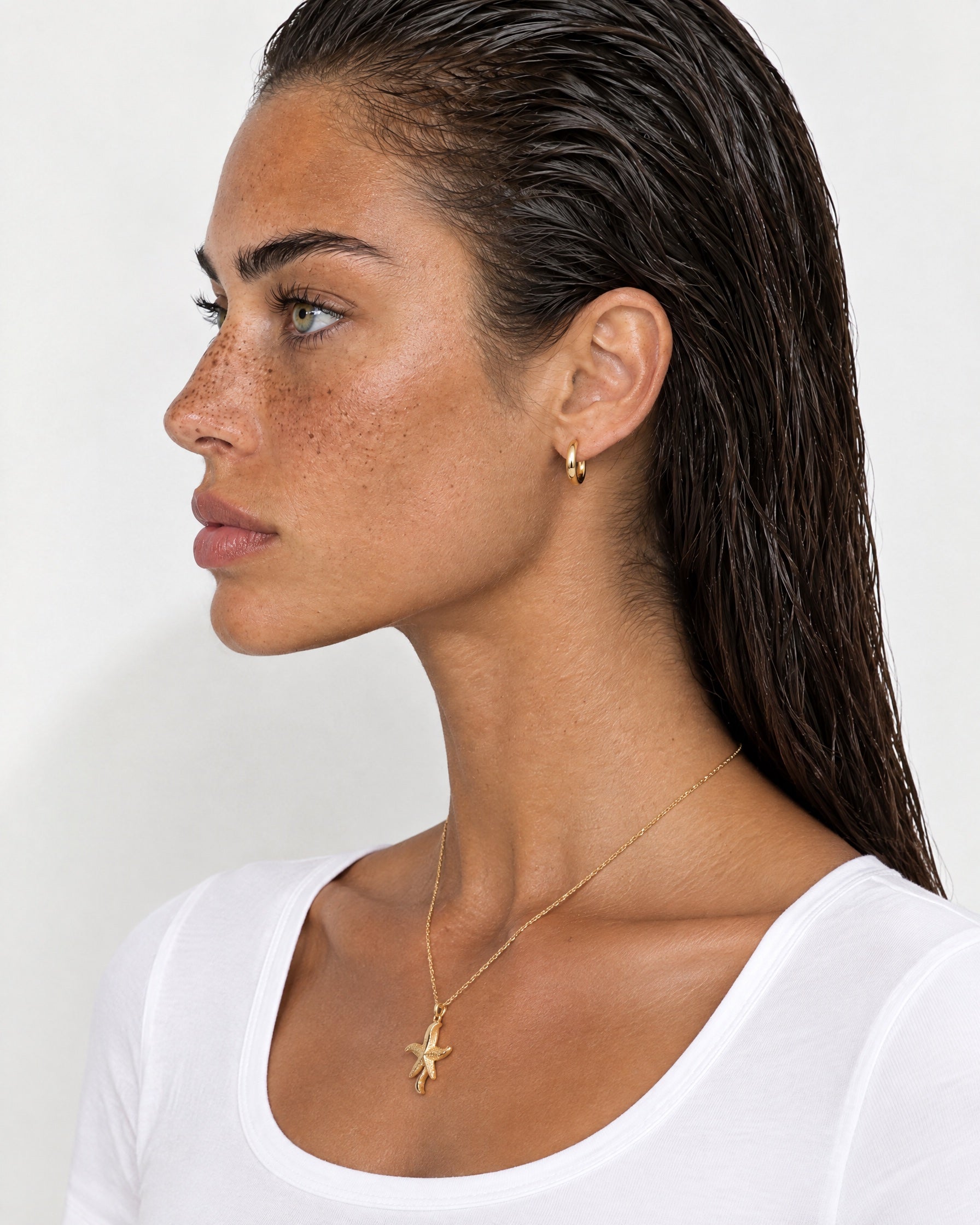 Starfish Necklace Gold Tone Pendant on Chain